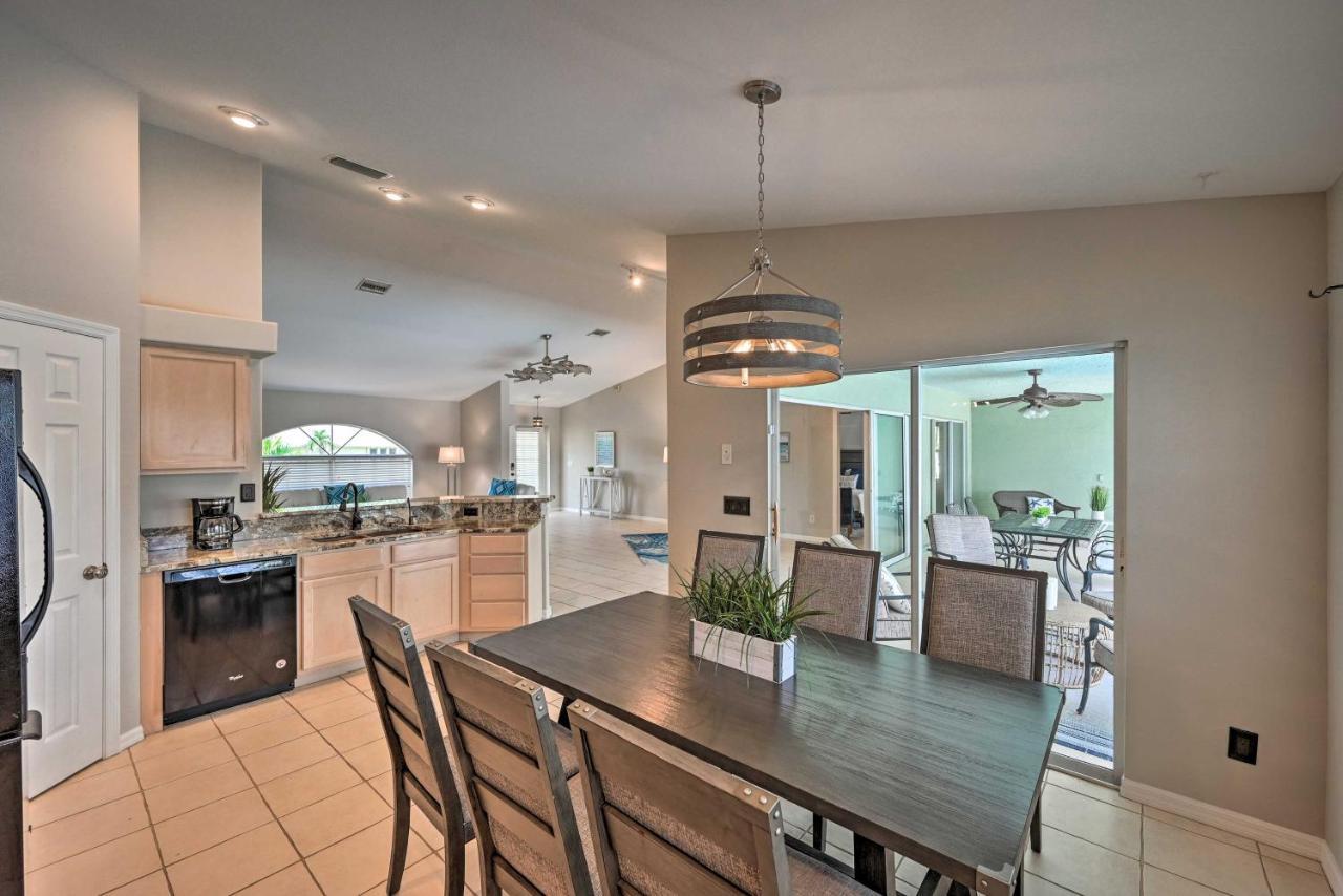 Pet-Friendly Escape With Dock And Kayaks In Cape Coral 빌라 외부 사진